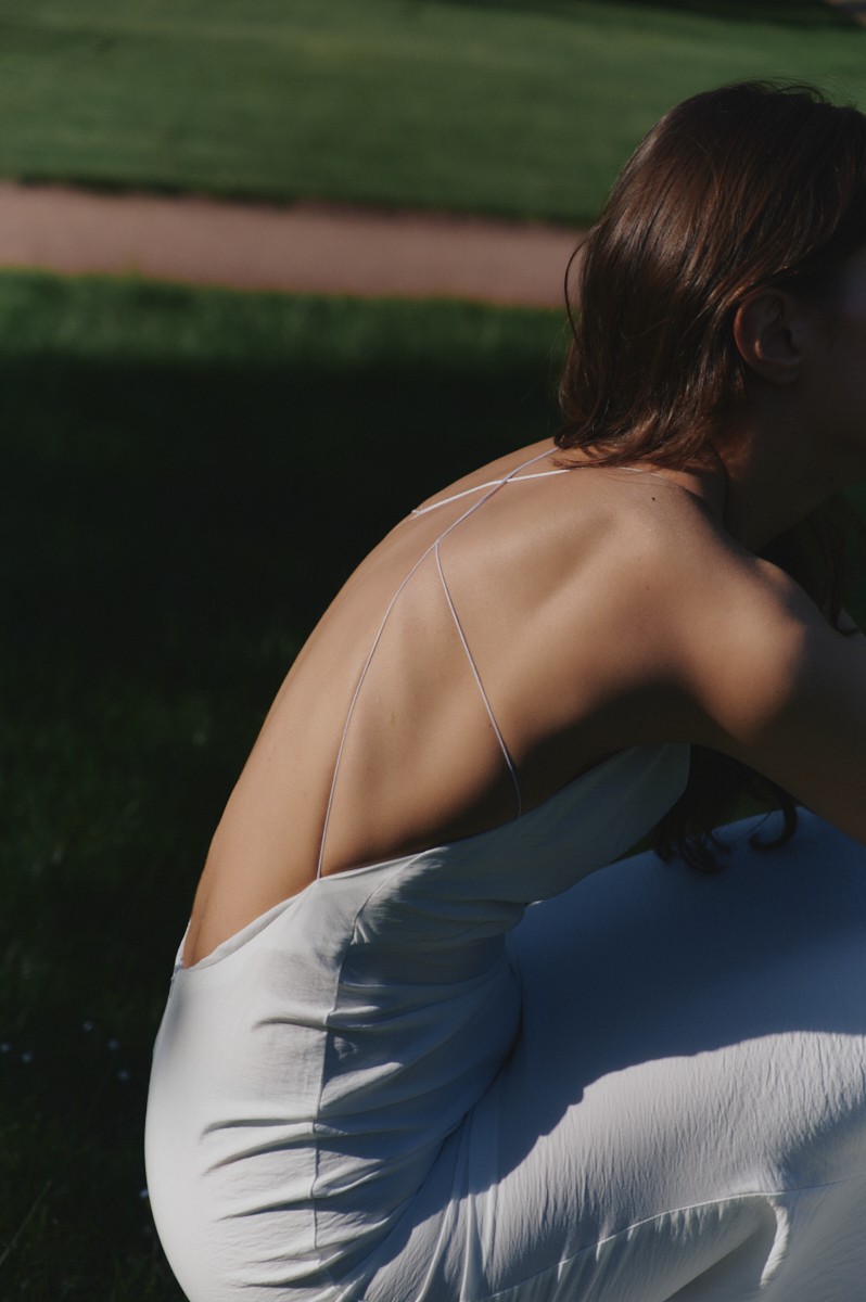 Dress with ties on the back milky